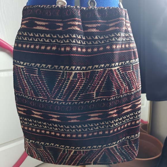 Patterned Brown Skirt - Picture 3 of 4